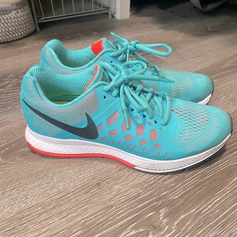 Nike Pegasus Running Shoe - 8